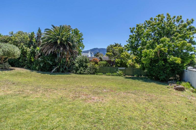 5 Bedroom Property for Sale in Constantia Western Cape